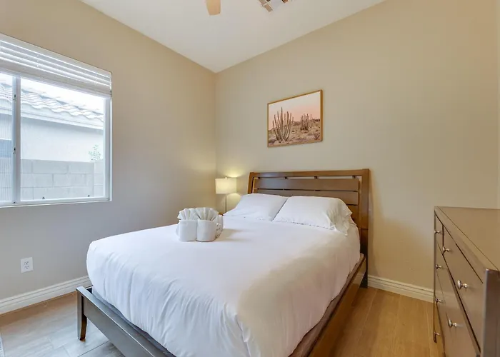 4 Mi To Riparian Preserve: Abode W/ Hot Tub Holiday home