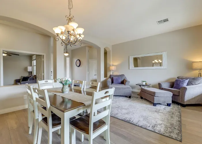 Holiday home 4 Mi To Riparian Preserve: Abode W/ Hot Tub