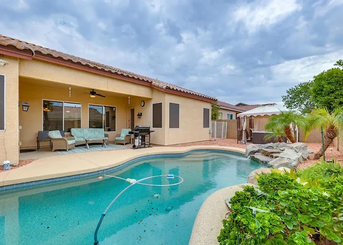 4 Mi To Riparian Preserve: Abode W/ Hot Tub Holiday home