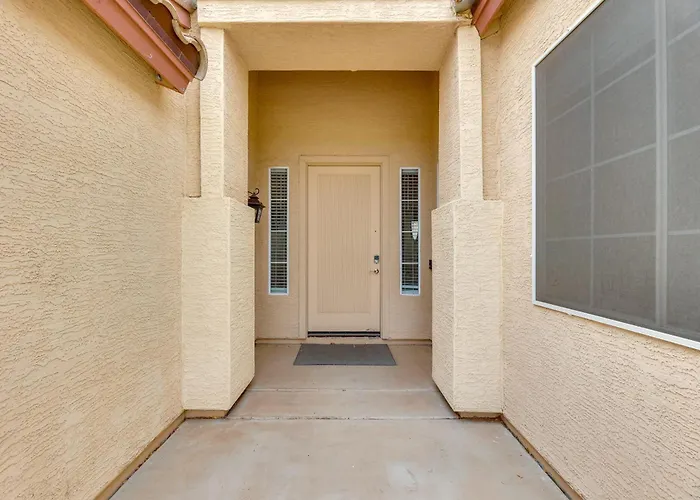 Holiday home 4 Mi To Riparian Preserve: Abode W/ Hot Tub *
